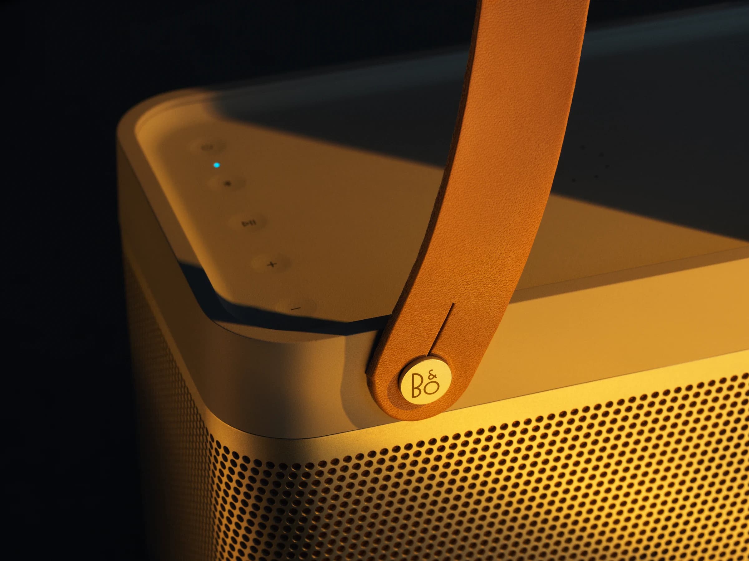 The Beolit name has a special place in B&O history. Drawing on designs of the past, Beolit 20 is a testament to our roots – but also a firm nod to the future. Put simply, it looks as good as it sounds.