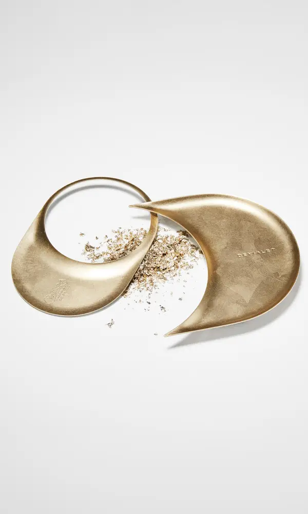 A gold leaf side plates Phantom