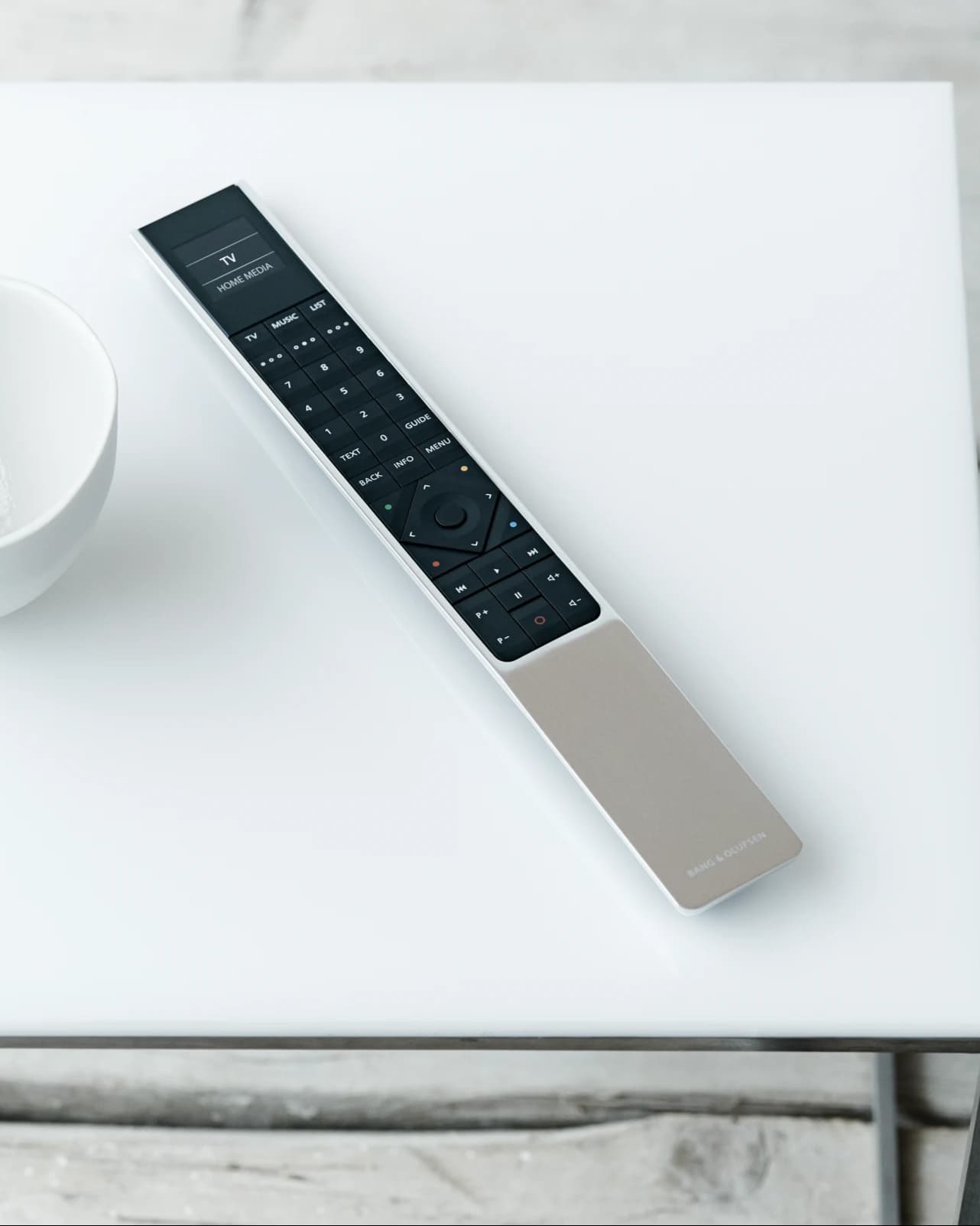 CONTROL - Intelligent button layout